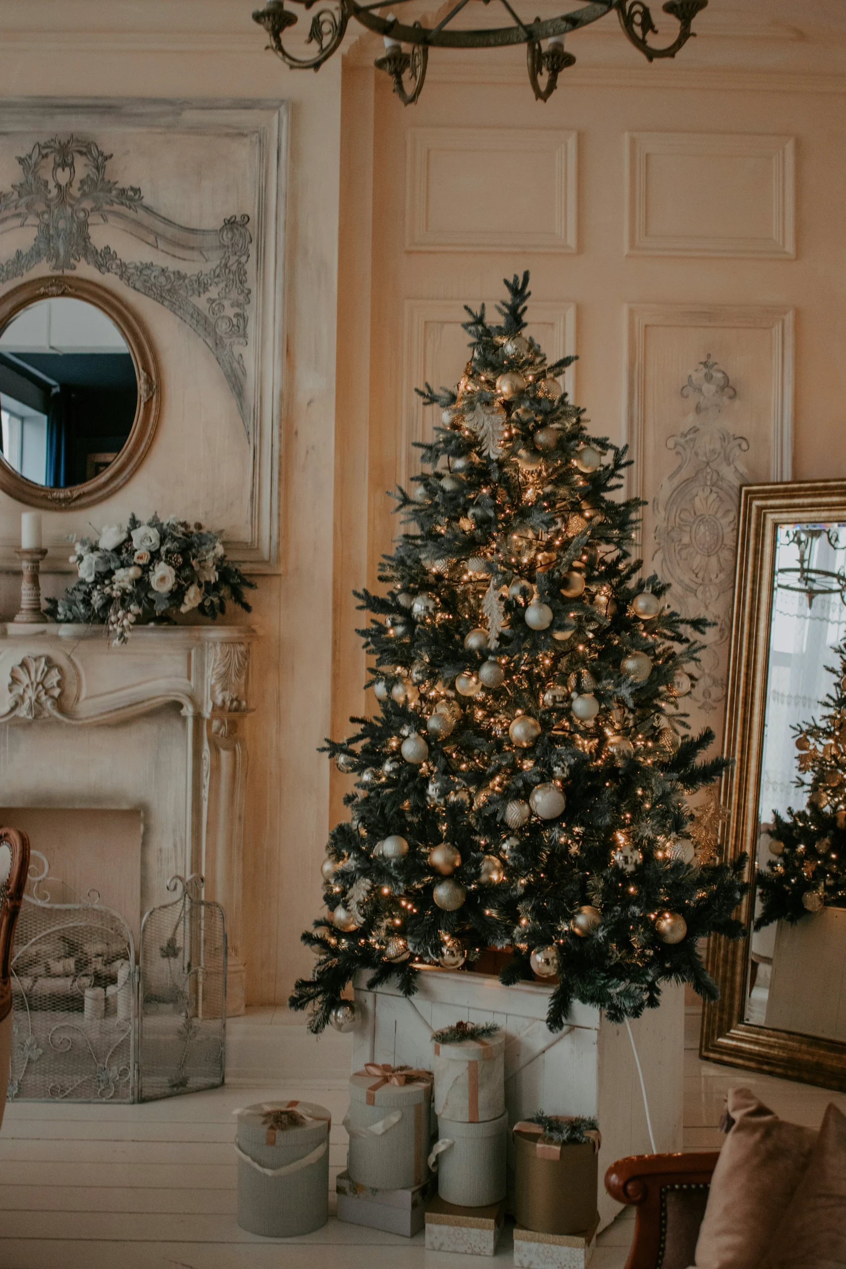 Warm Cozy Living Room Christmas Decor Ideas