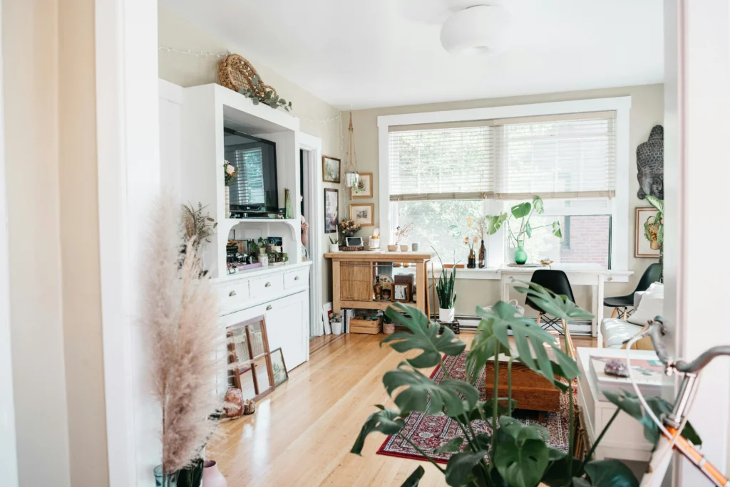 10 Apartment Decorating Ideas for Small Spaces | buzzproper