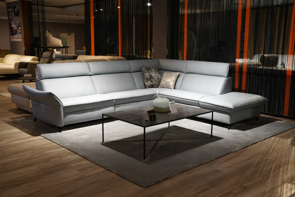 10 Living Room Inspiration for a Warm, Minimalist Vibe