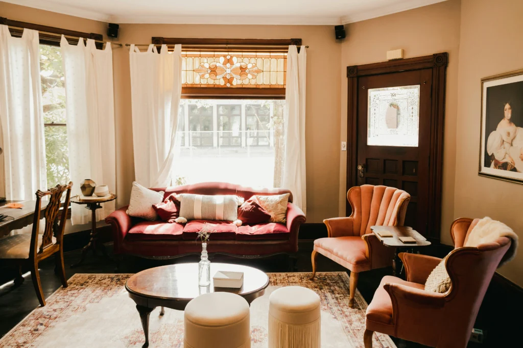 10 Dreamy Living Room Vibes That Instantly Relax You