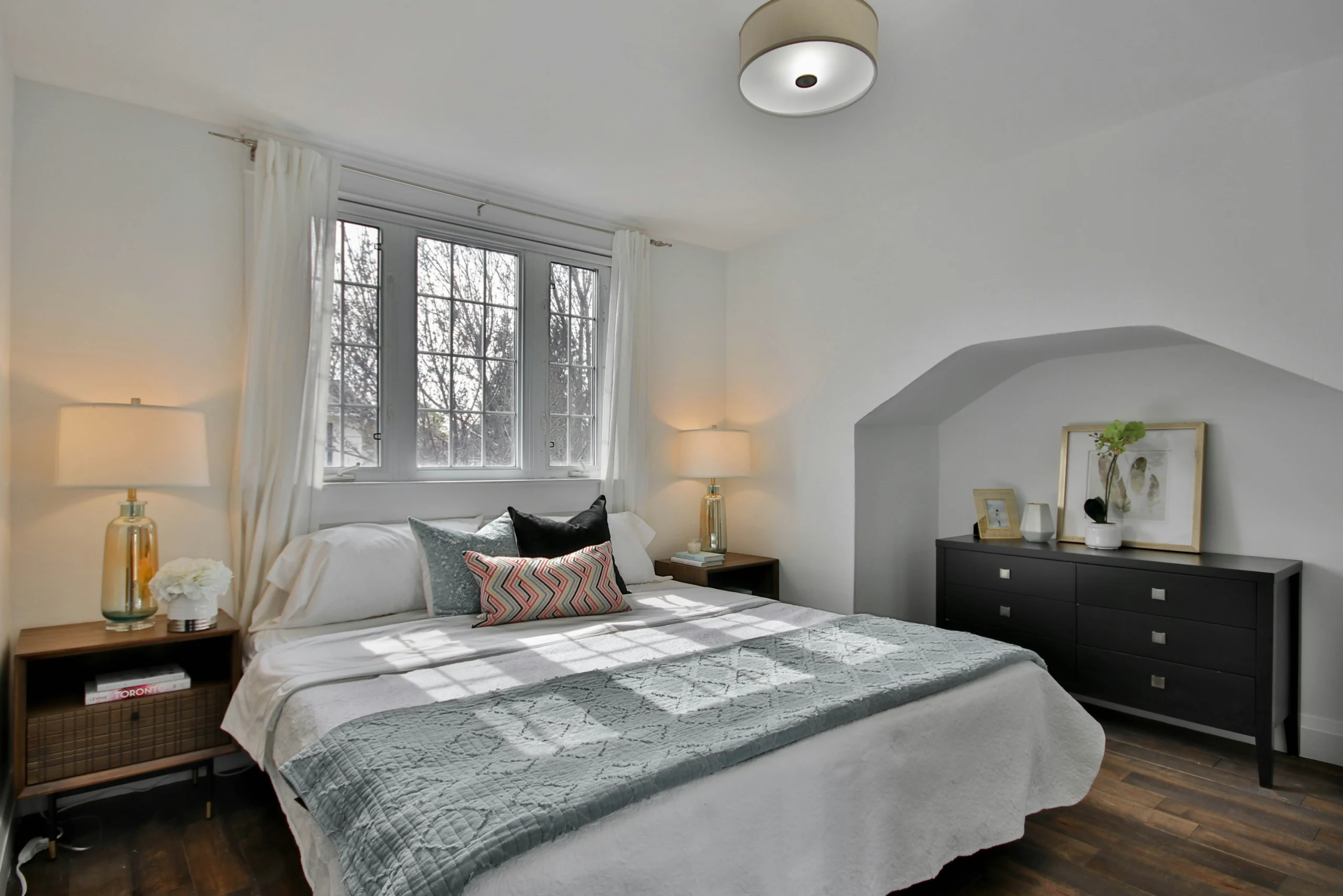 10 Cozy and Stylish Bedroom Retreats You Need to See