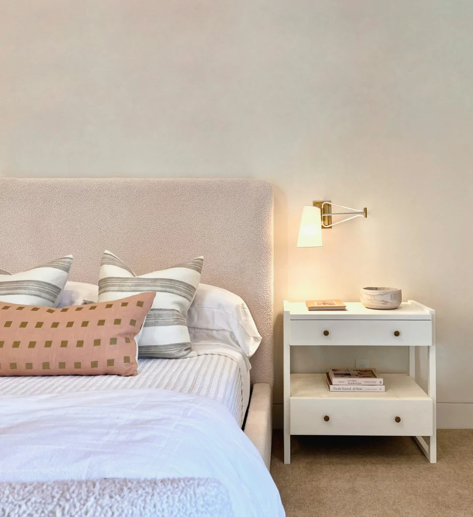 Modern Rustic Bedrooms That Redefine Comfort and Style