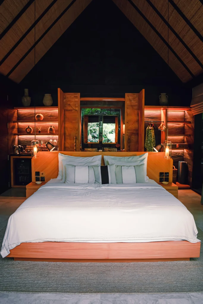 Modern Rustic Bedrooms That Redefine Comfort and Style