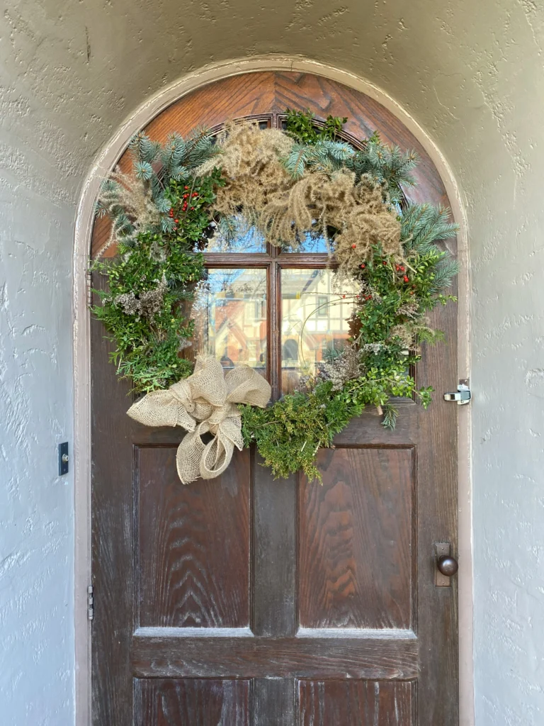 Warm & Festive 15 Cozy Christmas Door Decorations