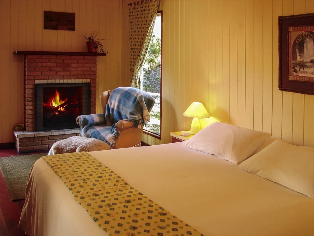 Modern Rustic Bedrooms That Redefine Comfort and Style