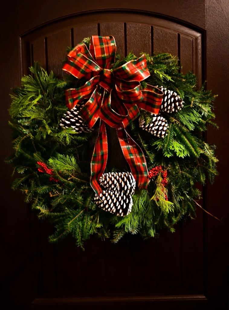 Warm & Festive 15 Cozy Christmas Door Decorations