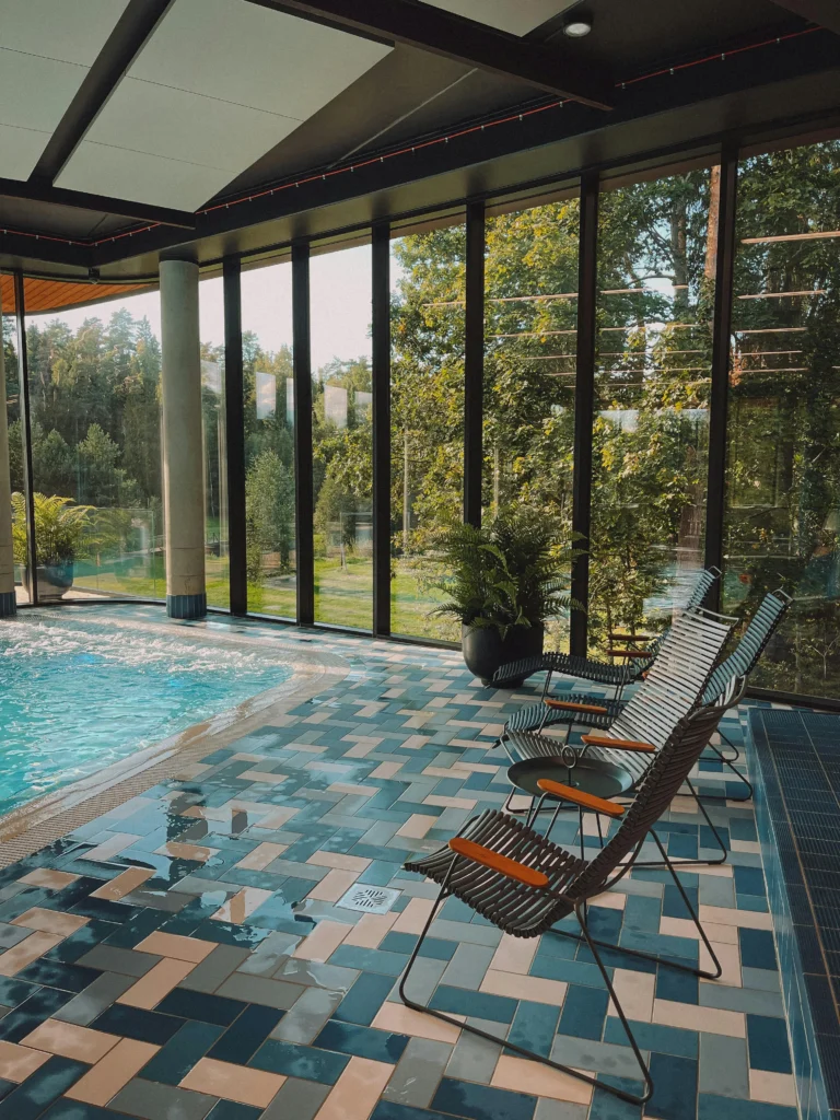 10 Rustic Home Decor Ideas That Instantly Add Warmth & Charm