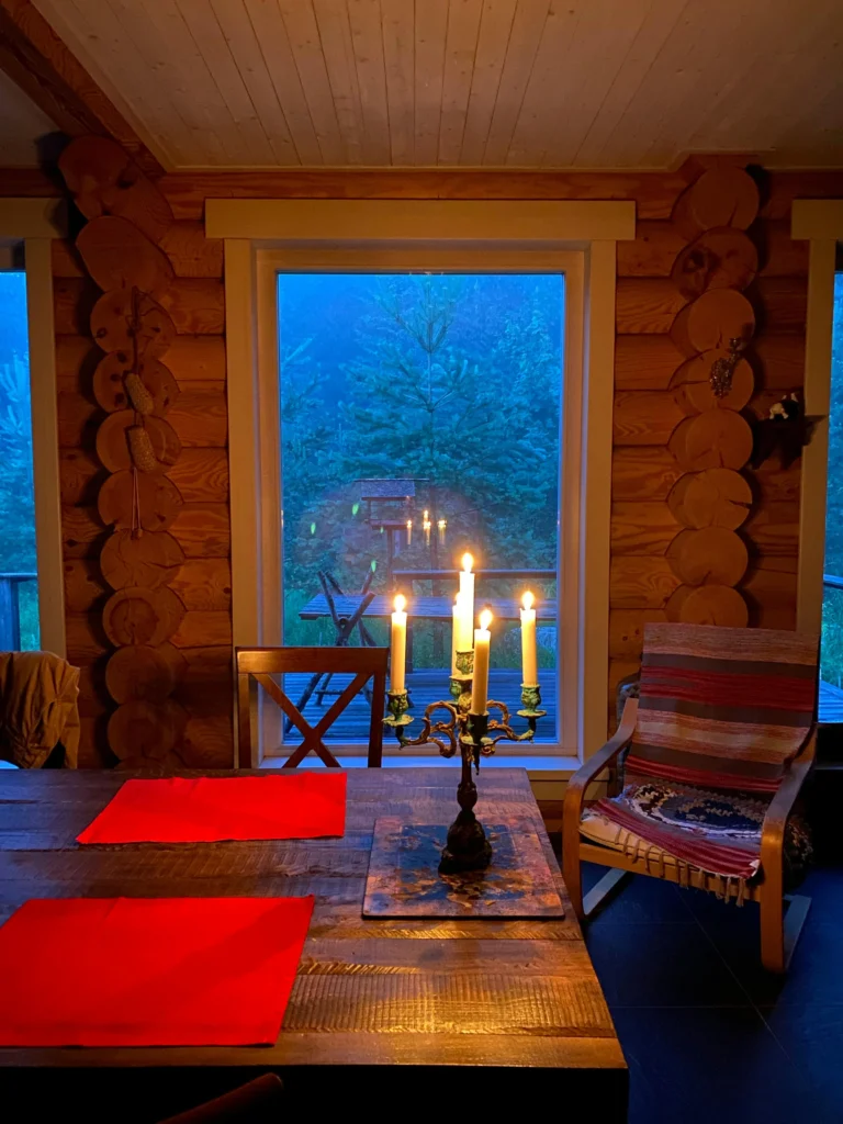 Dreamy Cozy Cabin Vibes You’ll Want All Year Long