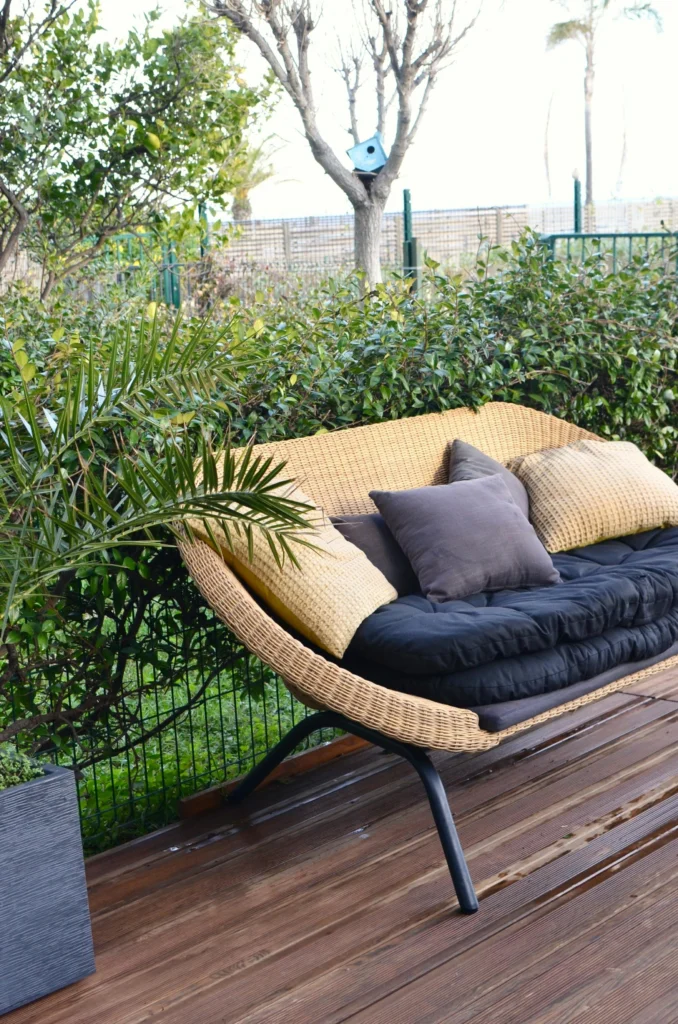 10 Green Escape Ideas to Design the Perfect Cozy Outdoor Corner