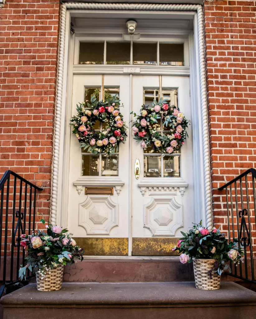Cozy Christmas Porch & Door Decor to Warm Your Home