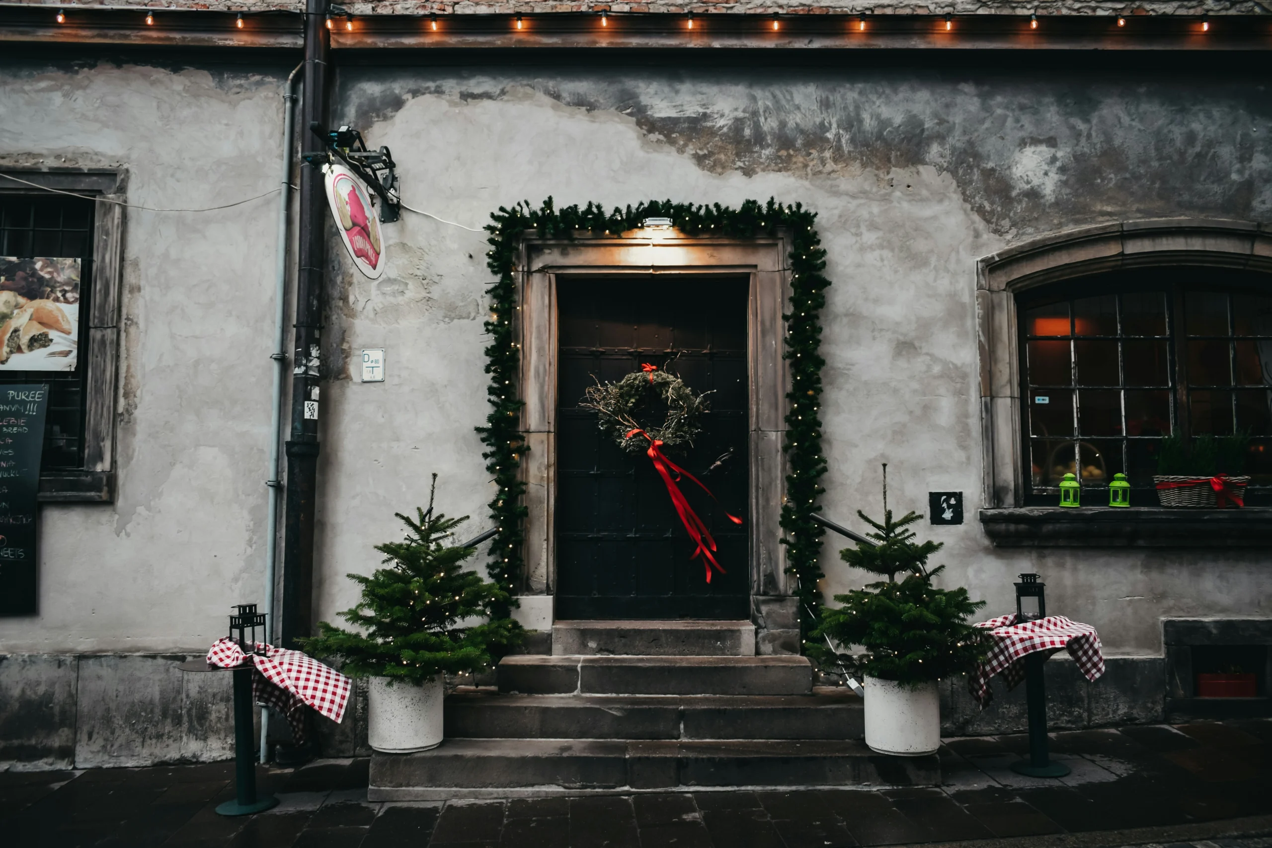 Make It Merry Cozy Christmas Door Decor Ideas