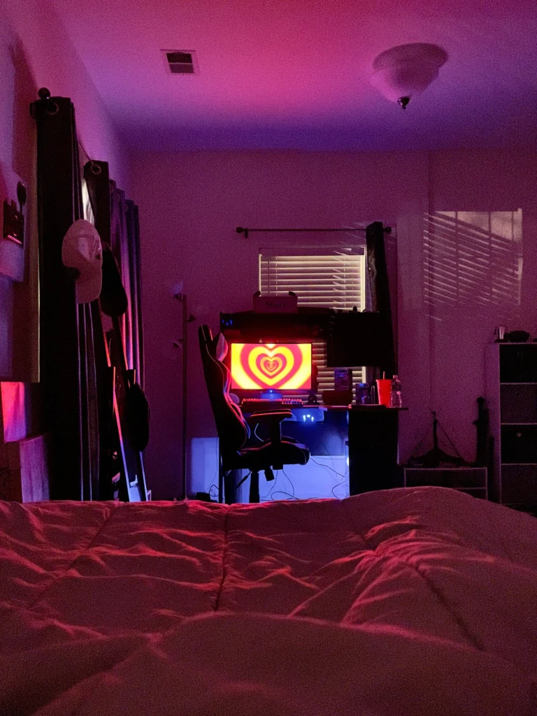 Modern Teen Bedroom Decor Inspo to Try This Year