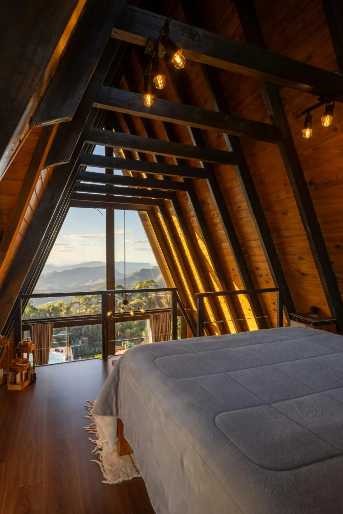 9 Cozy Cabin Interiors That Scream Comfort And Charm