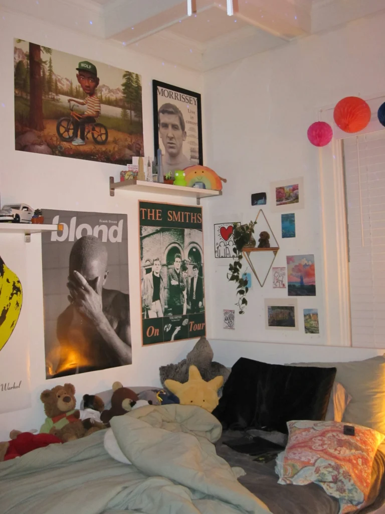 Modern Teen Bedroom Decor Inspo to Try This Year