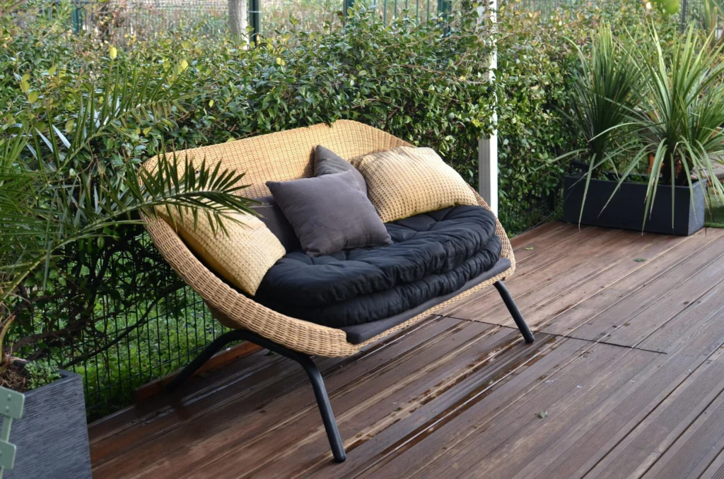 10 Green Escape Ideas to Design the Perfect Cozy Outdoor Corner