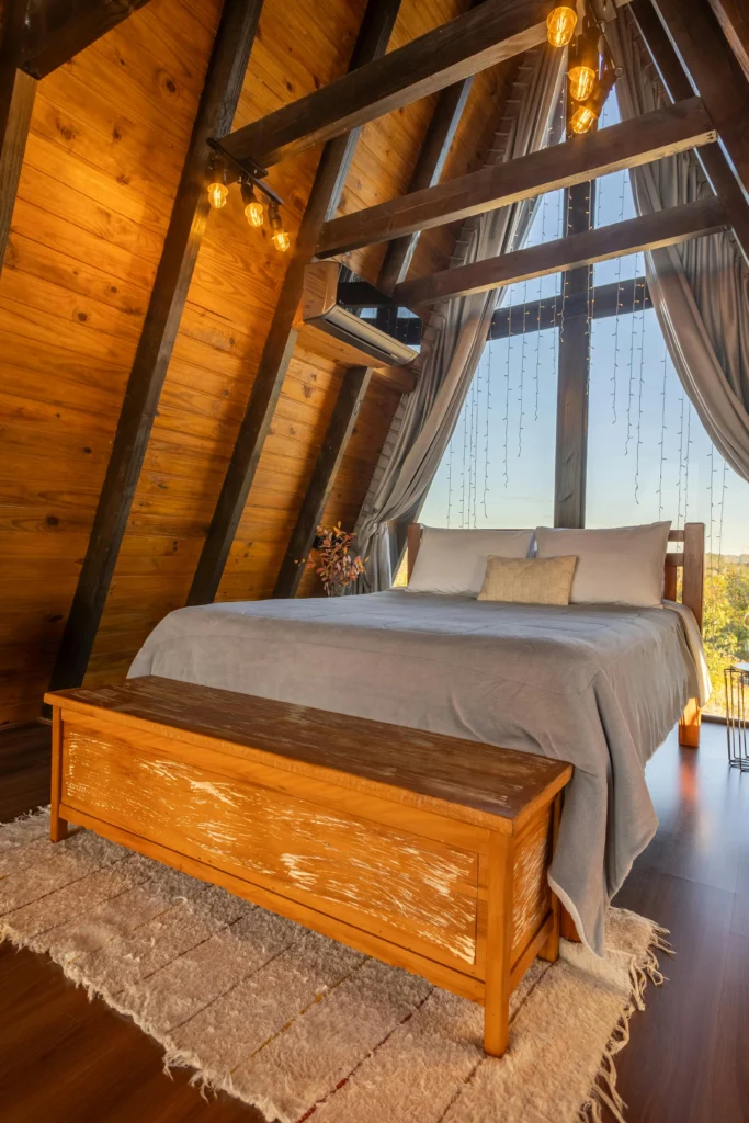 9 Cozy Cabin Interiors That Scream Comfort And Charm