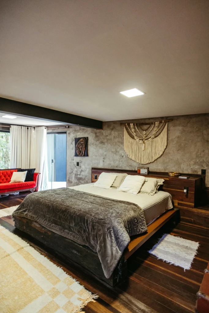 14 Dreamy Big Bedroom Looks That Exude Elegance And Comfort