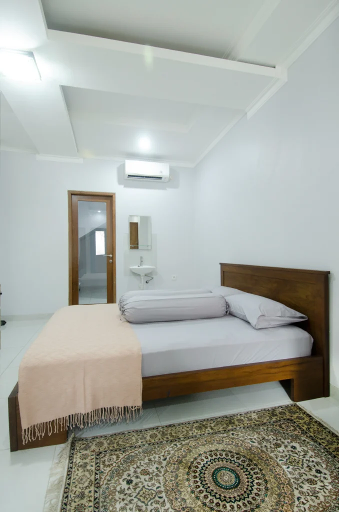 14 Dreamy Big Bedroom Looks That Exude Elegance And Comfort