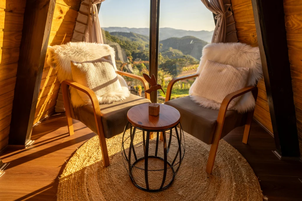 9 Cozy Cabin Interiors That Scream Comfort And Charm