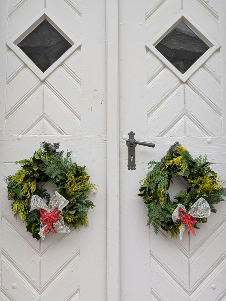 Cozy Christmas Porch & Door Decor to Warm Your Home