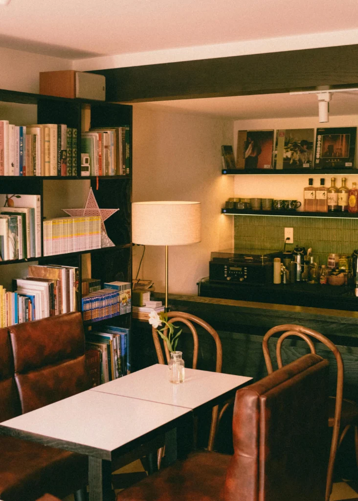 11 Creative Ways to Decorate Your Reading Nook