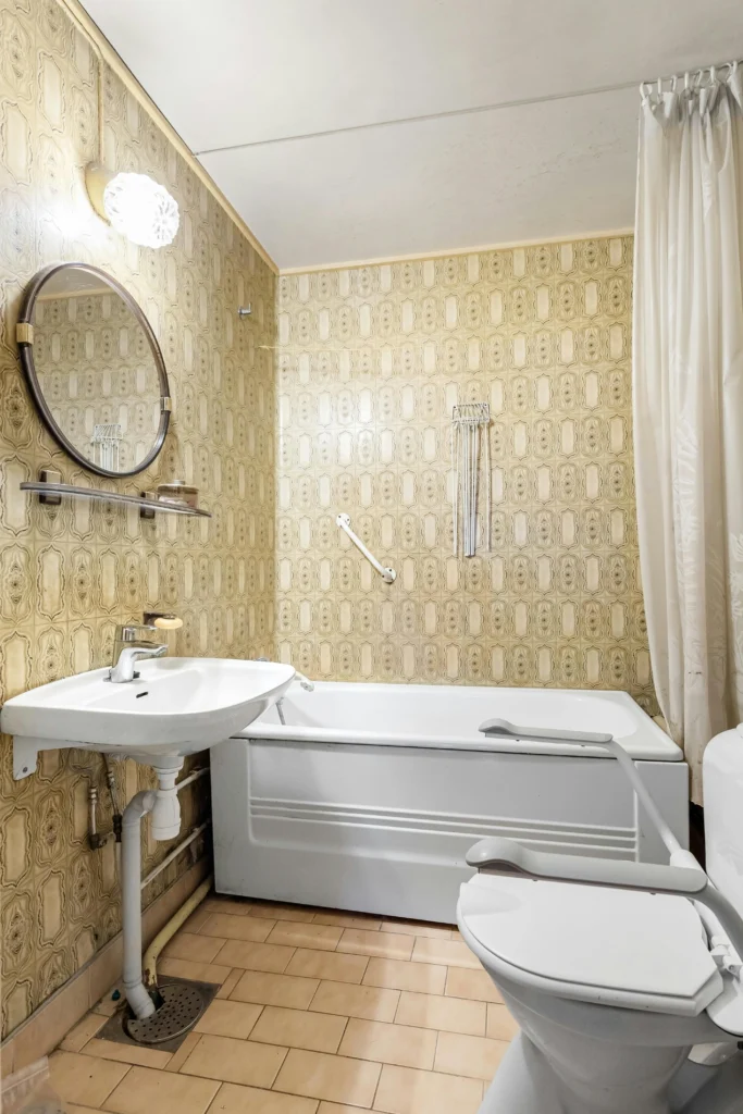 13 Dream Bathroom Inspiration & Decor Tips