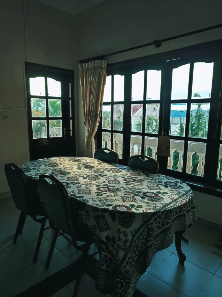 12 Cozy Corners & Dinner Delights: A Dining Room Tour