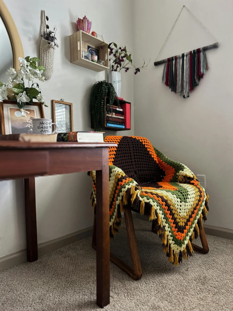 11 Creative Ways to Decorate Your Reading Nook