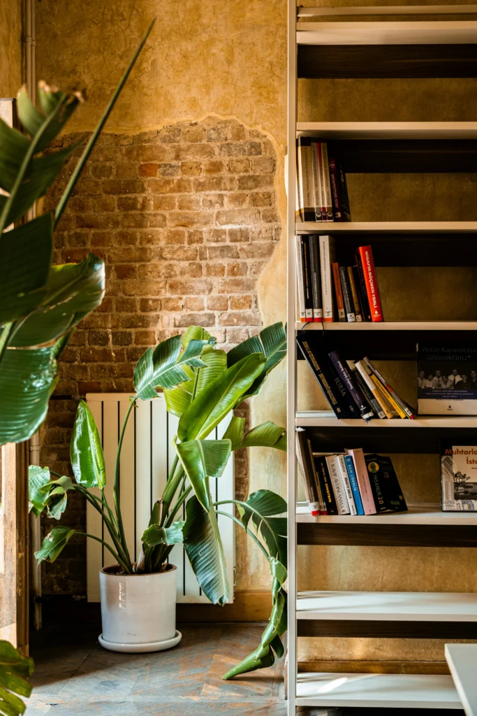 How to Maximize Storage with Creative Shelving Ideas